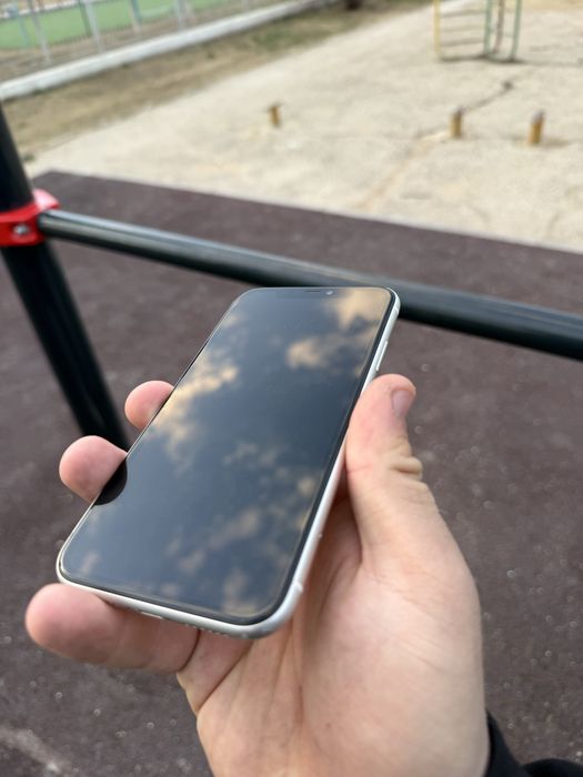 Айфон 11 75% акб