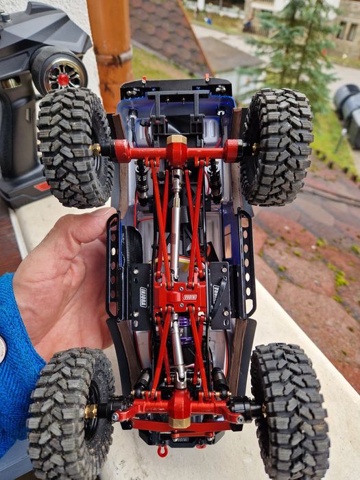 Микро катерач micro crawler Axial SCX24 full injora brushless