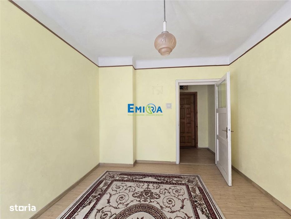 Apartament de vanzare ultracentral Bacau, etaj 1, pozitie premium