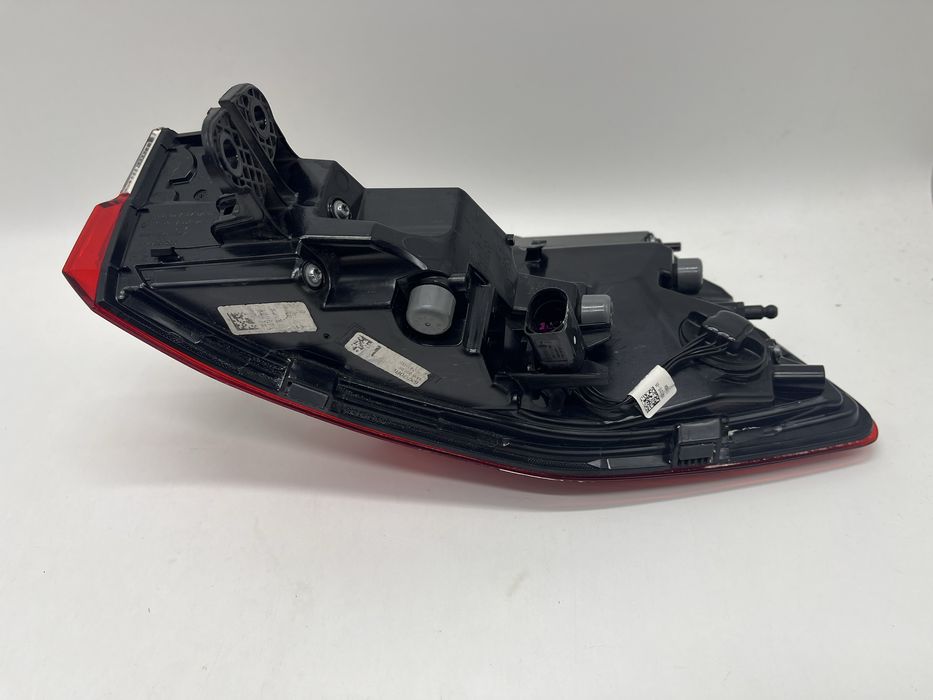 Външен десен стоп за Шкода Камик