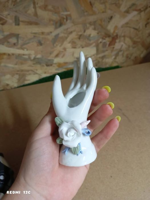 Стара Порцеланова ръка вазичка