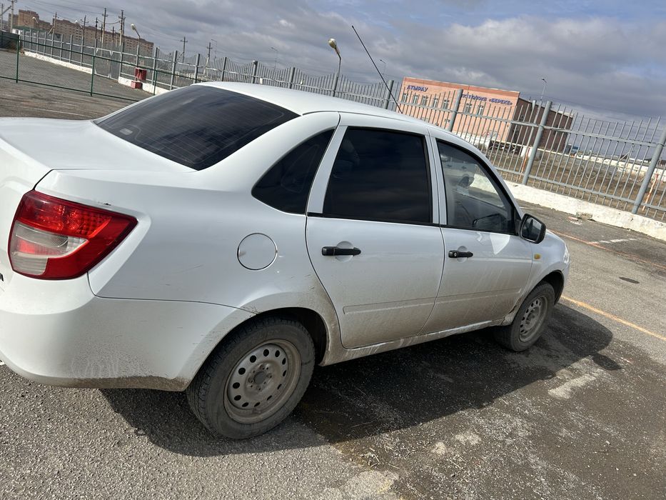 Продаю лада гранта 2013