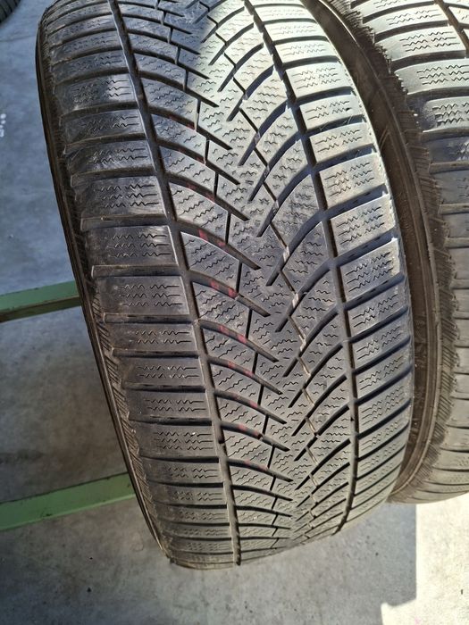 2 Anvelope  de iarnă 225 50 r17 Semperit