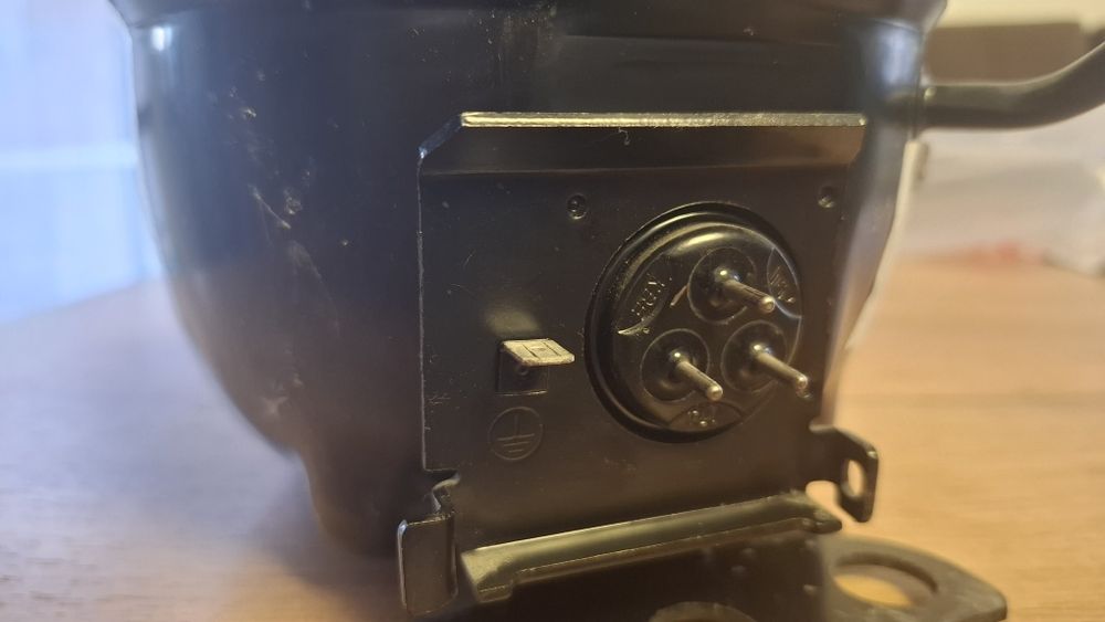 Компрессор embraco VEMZ 7C  холодильный, инвертор