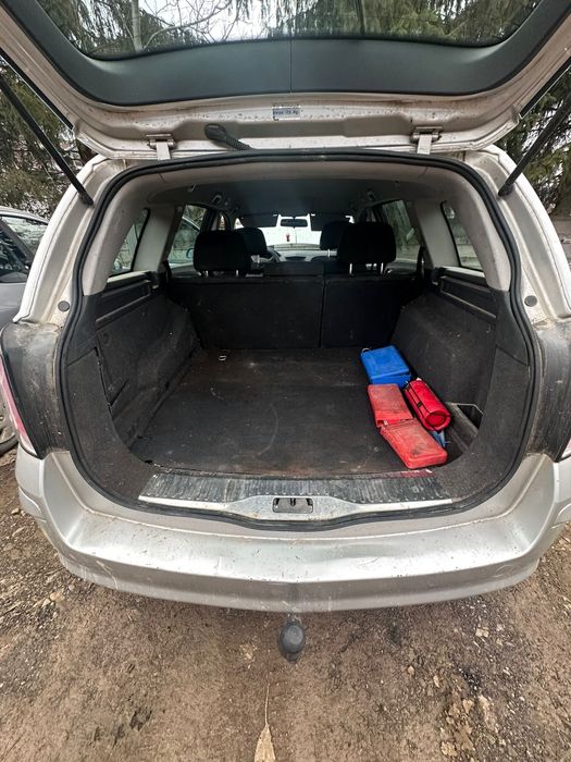 2 mașini de vânzare – Peugeot 206 + Opel Astra Break GPL – preț bun