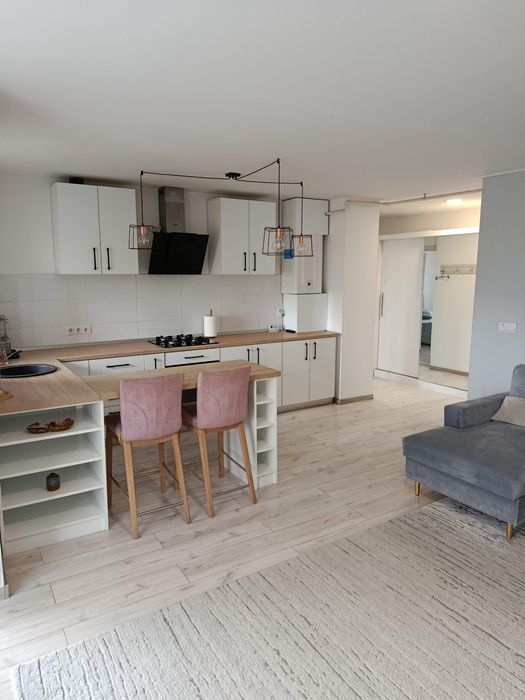 Închiriez apartament cu 2 camere Unirii