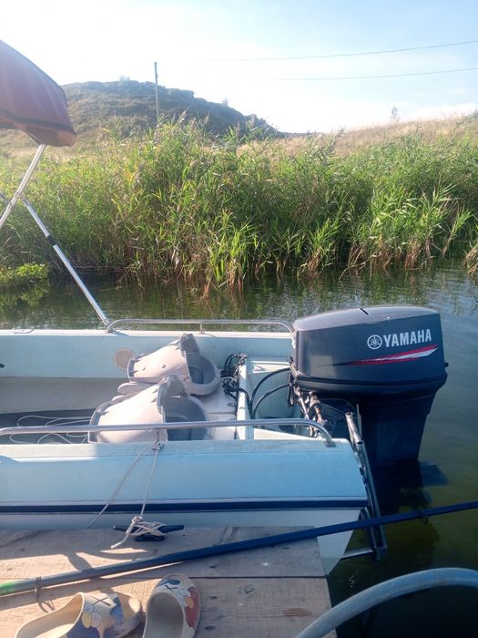 Продам лодку с мотором