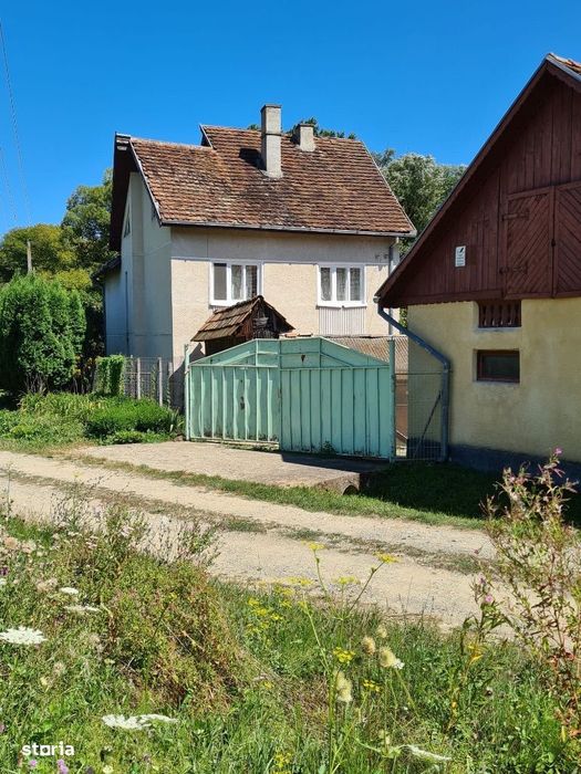 Casa P+1+M in Brebi,Salaj cu 19,32 ari teren+garaj+anexe de 240 mp