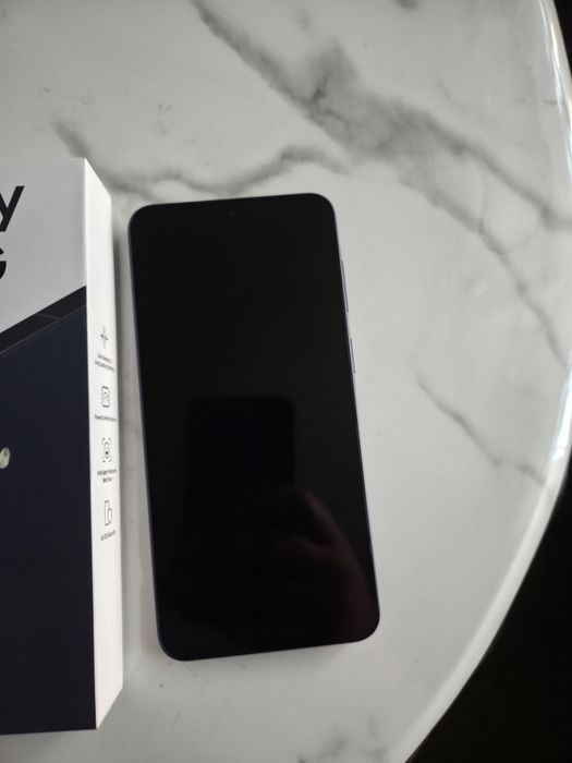 Продам Samsung A57  8/256