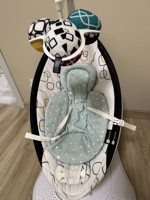 Електрическа бебешка люлка mamaRoo 4.0