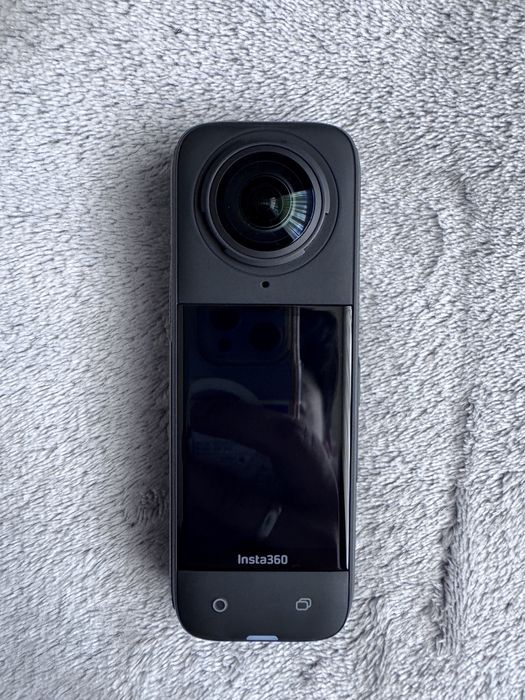 Camera de actiune Insta360 X4