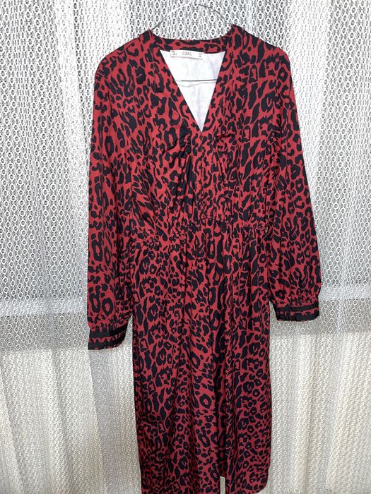 Rochie rosie animal print marimea M-L
