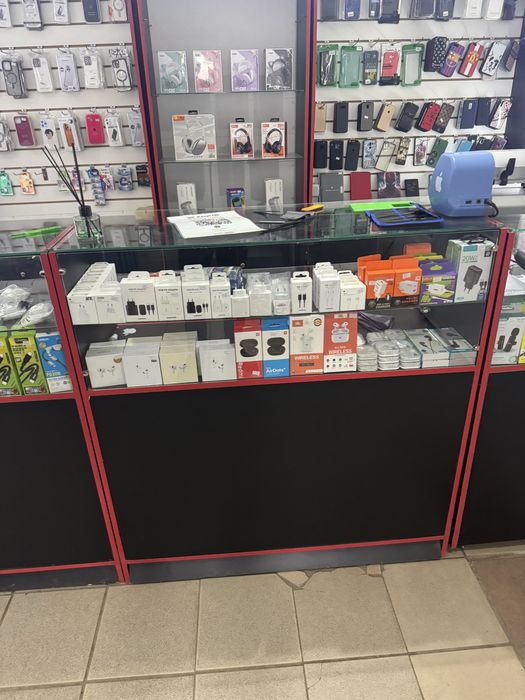 Витрина шкаф со стеклом