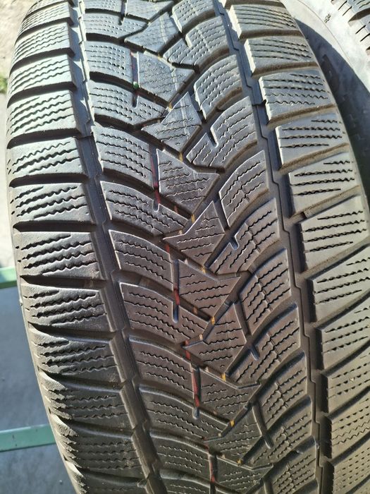2 Anvelope de iarnă  235 55 r19 Dunlop