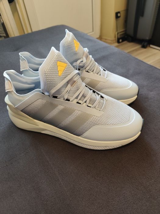 Adidași Boost Avryn ADIDAS SPORTSWEAR - gri