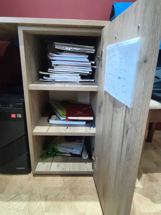 Ъглово компютърно/работно бюро в отлично състояние