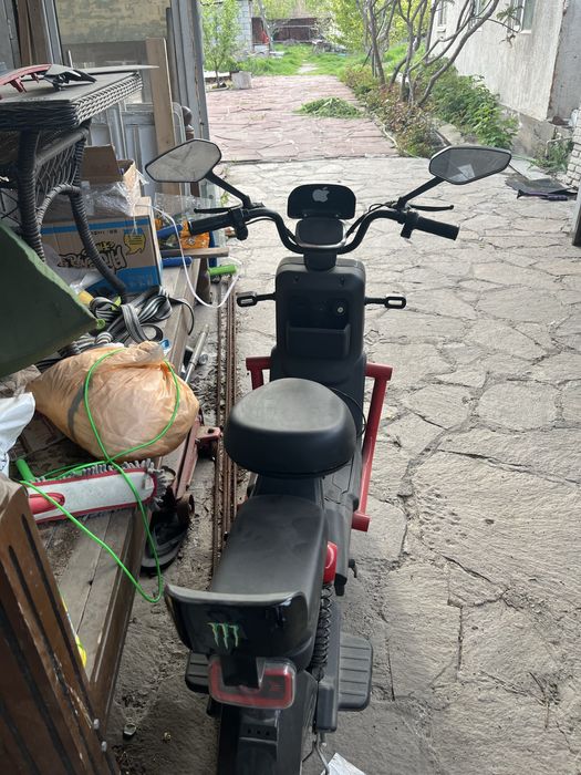 Электроскутер танк продам