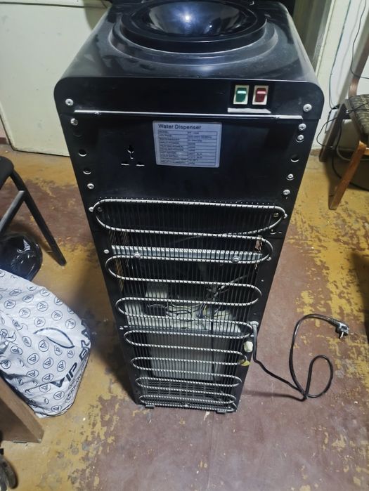 Кулер для воды BERG