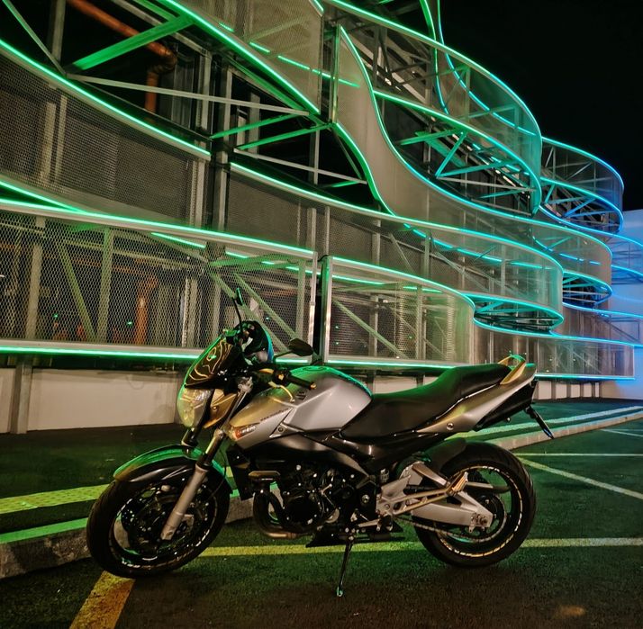 Suzuki naked GSR600