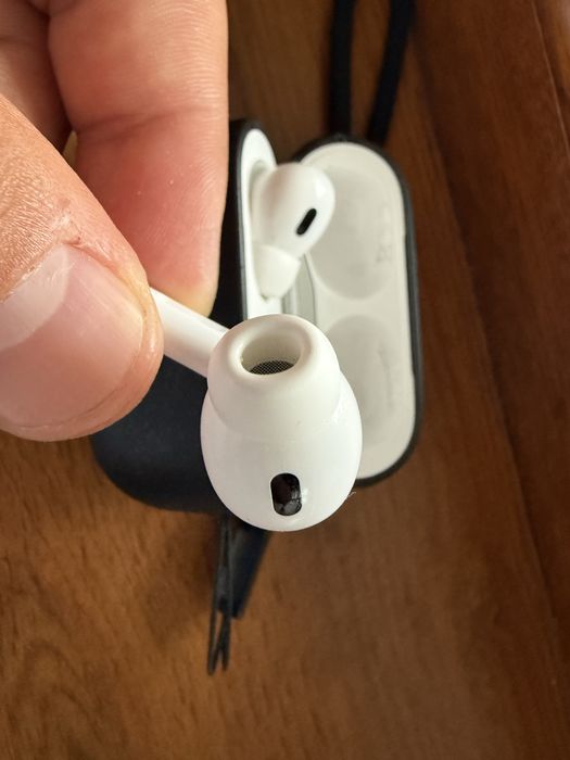 AirPods Pro 2 ( 2023 )