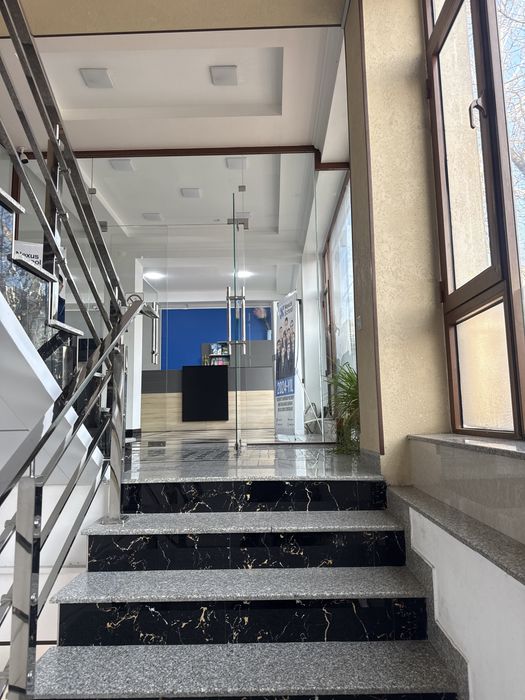 Здается офис 150  квадрат под офис в центри города