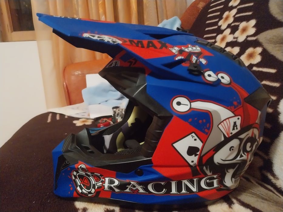 Casca enduro  luata noua