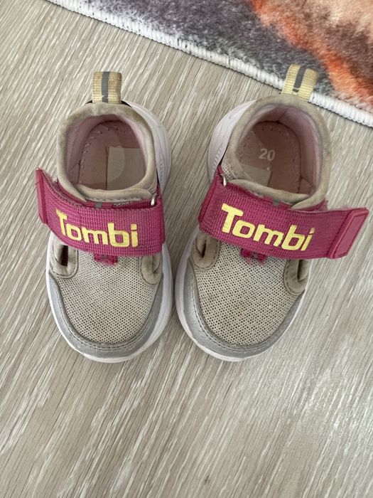 Ботинки и кросовки Tombi