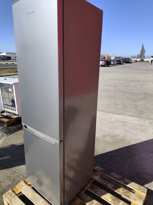 Хладилник с фризер FRIDGEMASTER