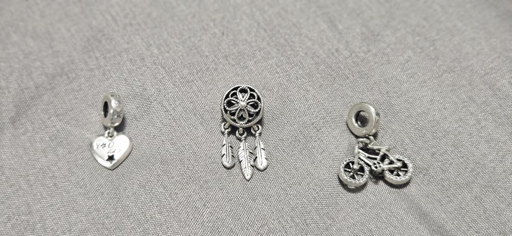 Charm Pandora,diverse modele retrase
