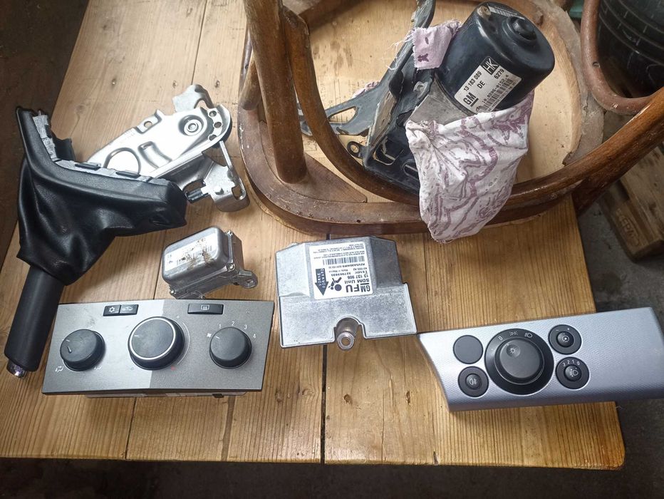 Opel Astra H на части