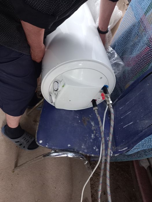 Водонагреватель  Electrolux EWH 50 Heatronic Silm DryHeat