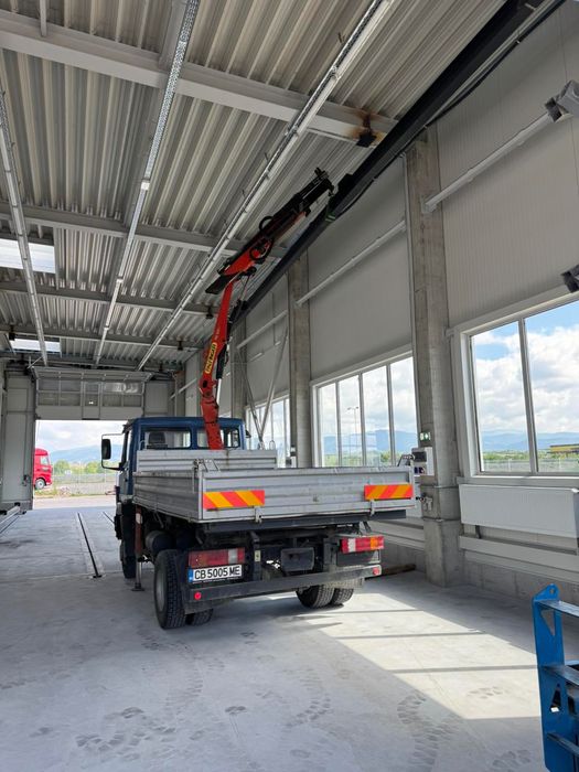 Камион с кран – палети, дървен материал, строителни товари