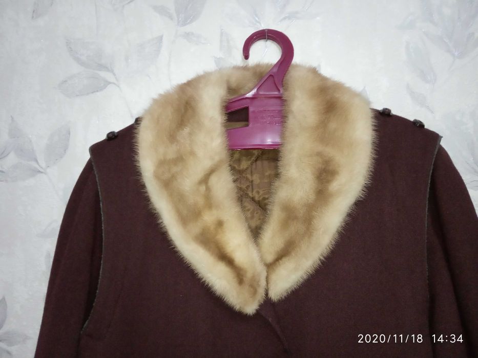 Пальто с норкой, р 52.