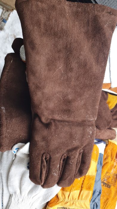 Перчатки и краги сварочные