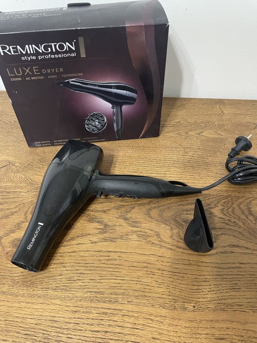 Сешоар Remington, преса Rowenta, маша Remington