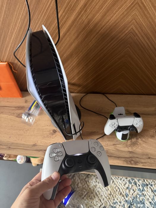 Sony play station 5 с играми два джостика