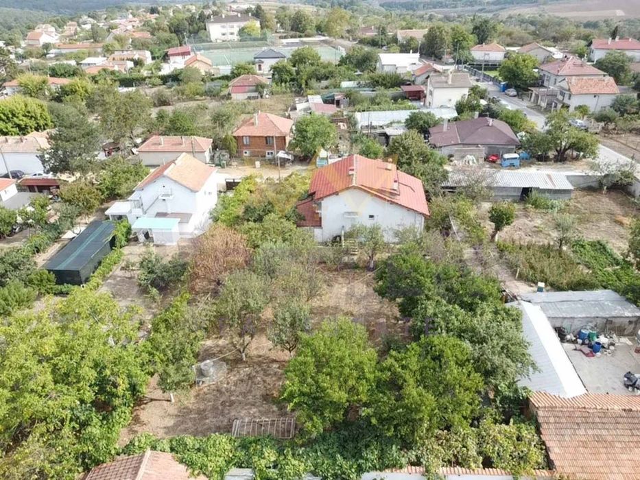 Продава се Къща в с. Бенковски, Област Варна - 285 кв.м за 685 €/кв.м - Снимка #2