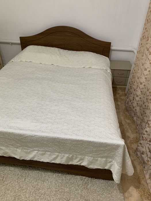 Продам двуспальную кровать