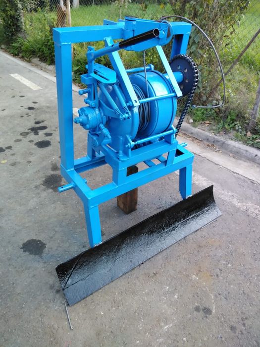 Vand troliu forestier tractor