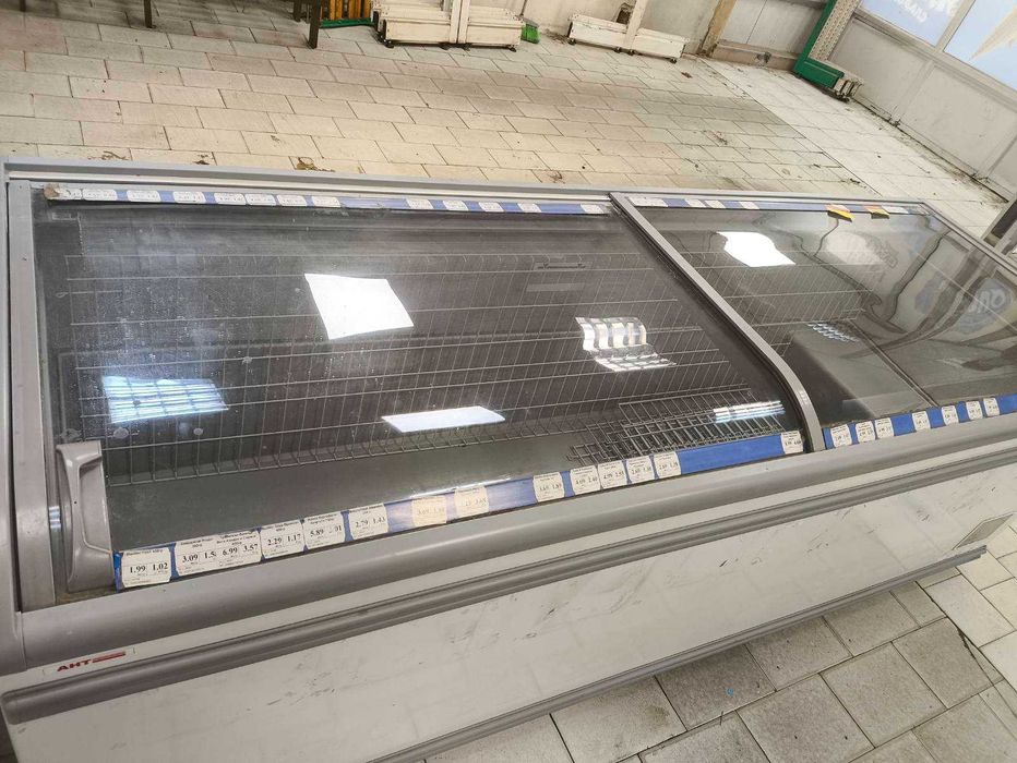 Голям фризер AHT 250 см работи отлично идеален за магазин и заведение