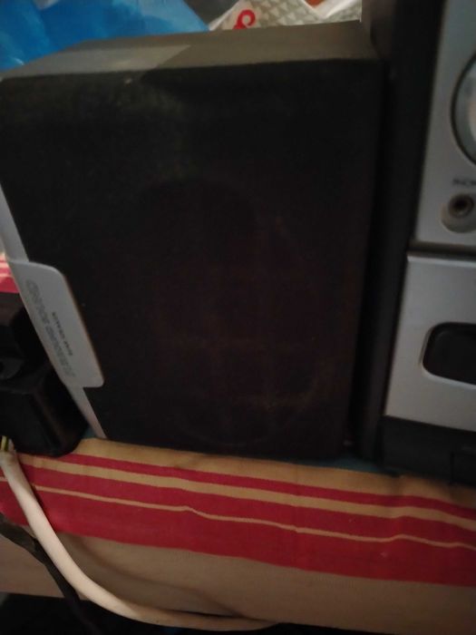 Уредба 3в1,диск,касета,радио, с колони уредба шарпни