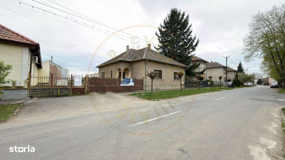 Proprietate cu 2 case | Teren 546 mp | Str. Albinelor Nr.18 - Carei