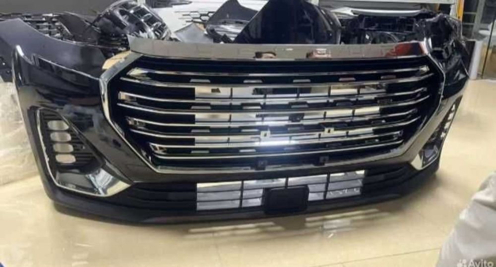 Продам бампер на jetour  x70 x90 plus