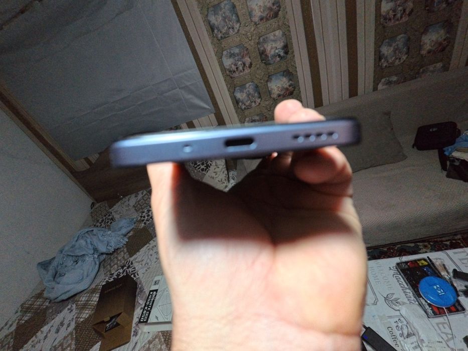 Смартфон Realme C75x 8/256.