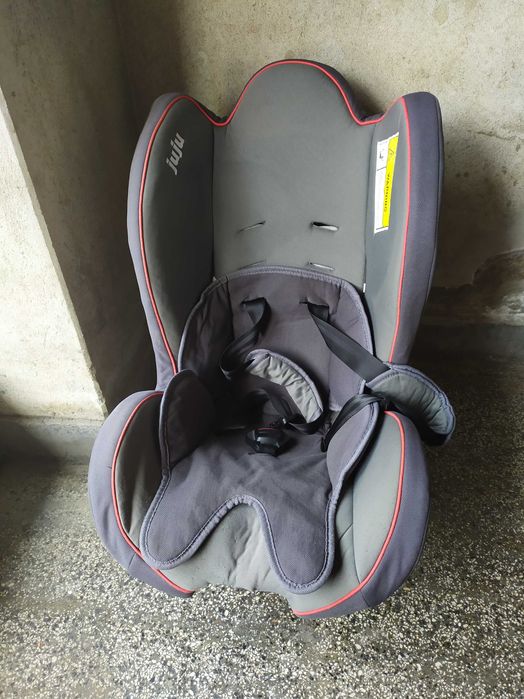 Стол за кола с опция сън