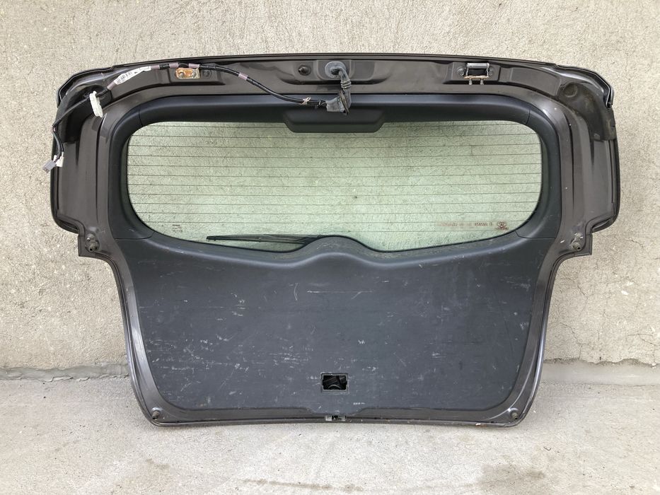 Заден капак за тойота версо/Toyota verso 09-14г