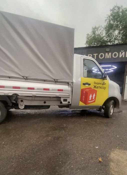Яндекс наклейки на грузовые авто