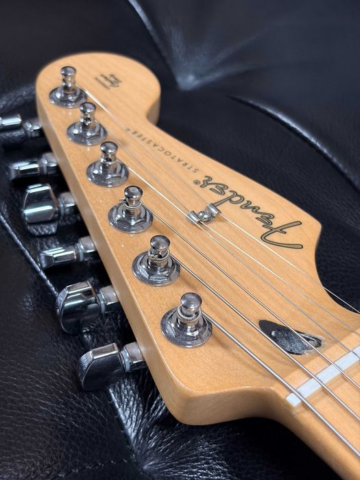 Электрогитара Fender Player Stratocaster HSS MIM, Mexico