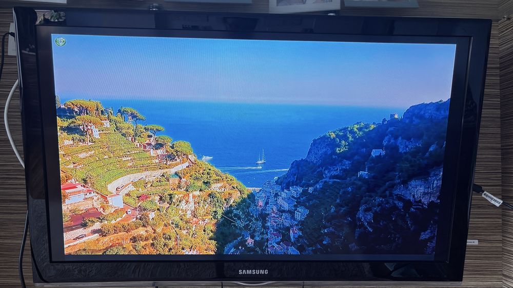 Телевизор Samsung (не смарт!)