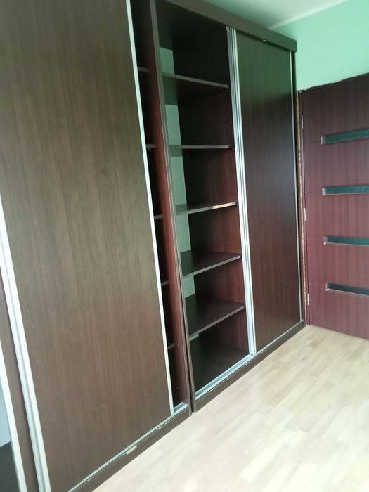Închiriez apartament3 camere Apusului sector6 la etajul 6/10, nemobilat